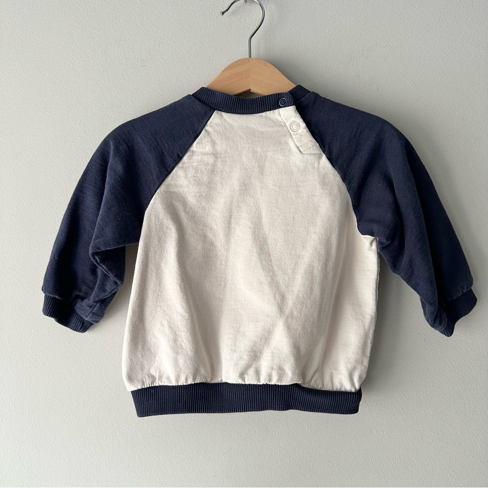 H&M Hogwarts Wazarding World Graphic Long Sleeve Shirt - Picture 5 of 5
